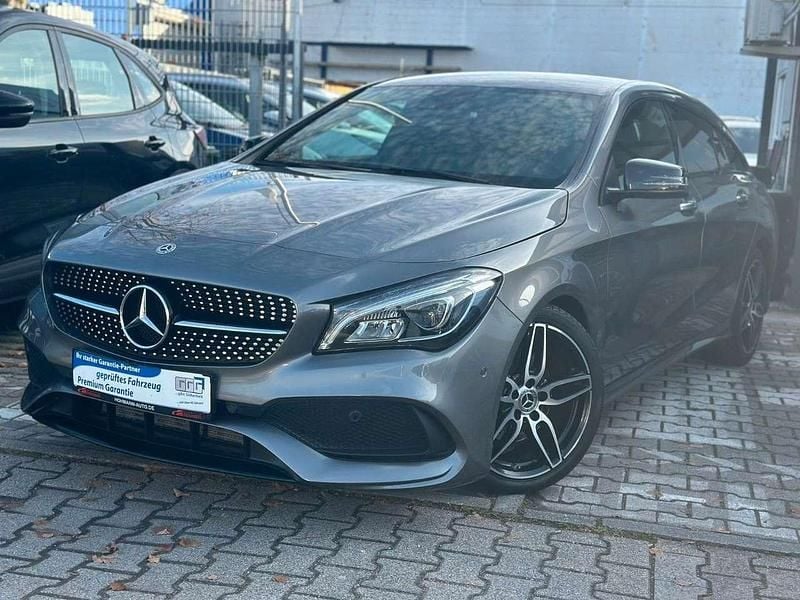 Mountaingrau Gebraucht 2019 Mercedes CLA180 AMG Limousine | 18.980 € (Guter Preis) - Bild 1/4