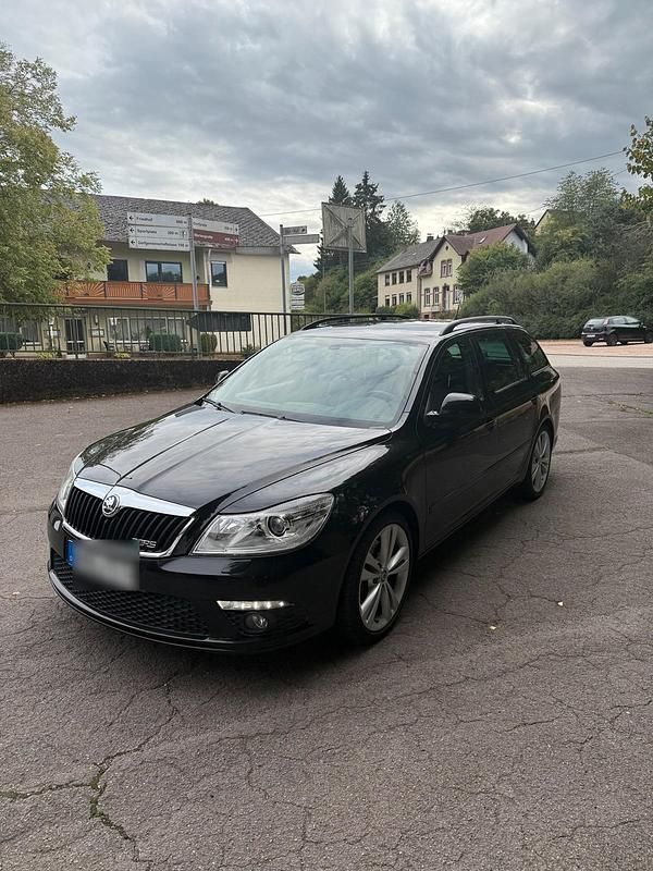 Schwarz Gebraucht 2010 Skoda Octavia RS Kombi | 4.500 € (Superpreis) - Bild 1/4