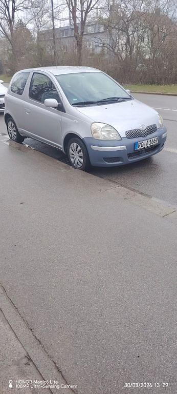 Gebraucht Toyota Yaris Sol 87 PS (63 kW) 2003 Silber Limousine