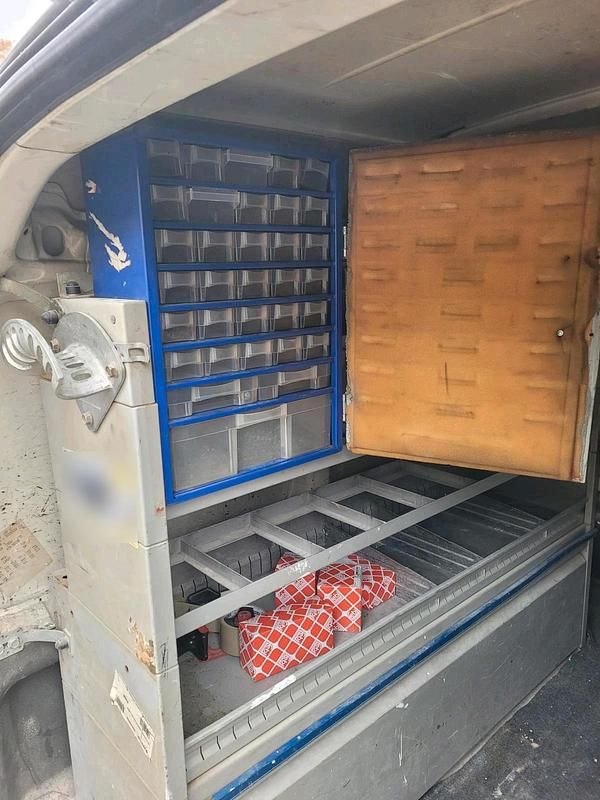 Second-hand VW Caddy 64 CP (47 kW) 2004 Alb Monovolum