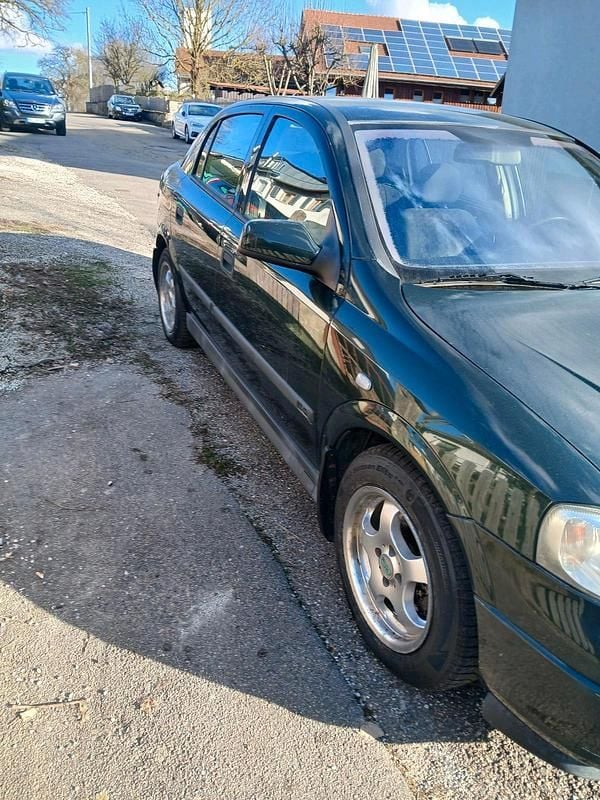 Gebraucht Opel Astra 85 PS (62 kW) 2002 Grün Kleinwagen