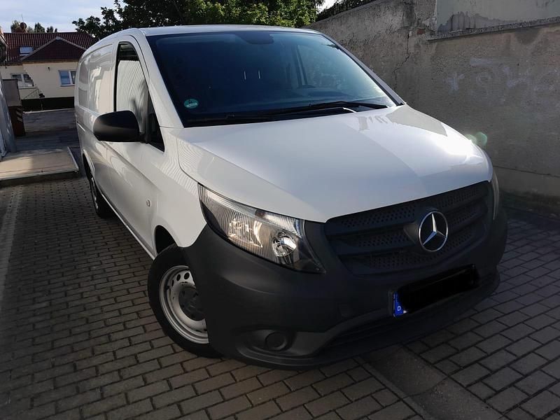Weiß Gebraucht 2016 Mercedes Vito Van / Kleinbus | 15.200 € (Superpreis) - Bild 1/4