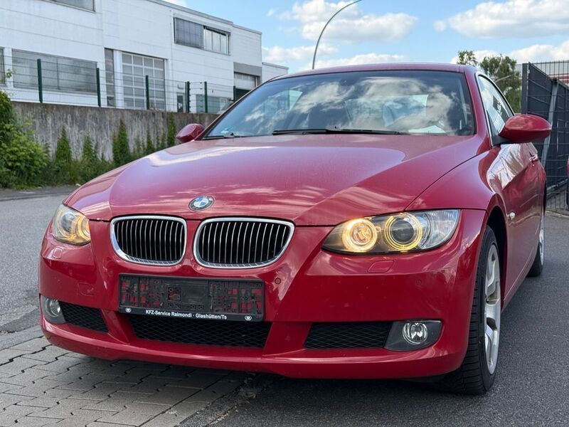 Rot Gebraucht 2008 BMW 325 Comfort Edition Coupé | 6.300 € (Superpreis) - Bild 1/4