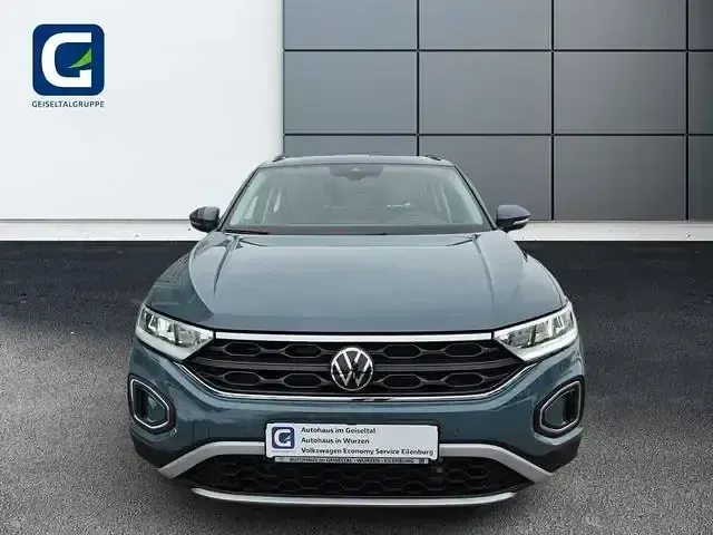 Gebraucht VW T-Roc Life 150 PS (110 kW) 2023 Blau SUV