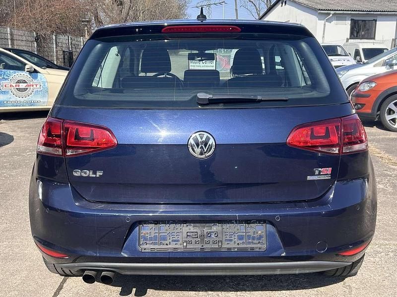 Gebraucht VW Golf VII Highline 140 PS (102 kW) 2013 Blau metallic Kleinwagen