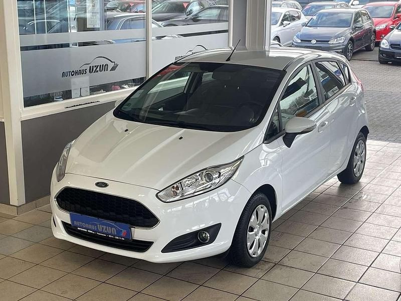 Gebraucht Ford Fiesta Trend 80 PS (58 kW) 2016 Weiß Kleinwagen