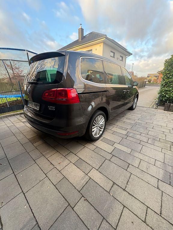 Gebraucht VW Sharan Cup 140 PS (102 kW) 2014 Braun Van / Kleinbus