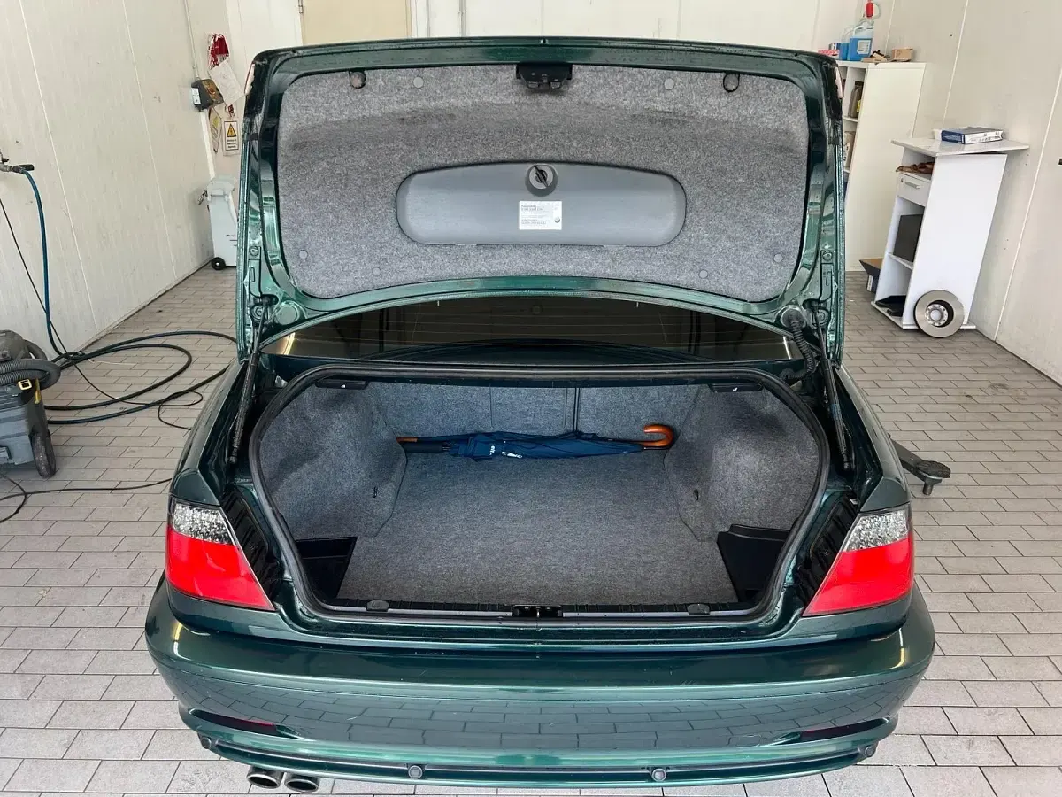 Käytetty BMW 330 Shadowline 231 HP (169 kW) 2001 Vihreä Coupe - kaksiovinen