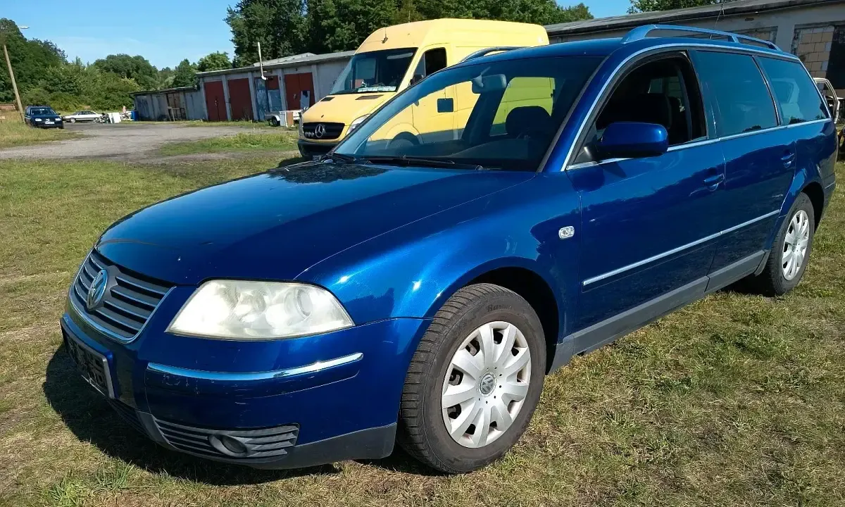 Gebraucht VW Passat Highline 130 PS (95 kW) 2003 Blau Kombi
