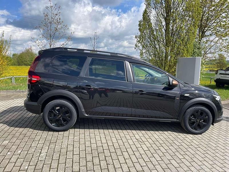 Perlmuttschwarz Gebraucht 2025 Dacia Jogger Extreme Van / Kleinbus | 23.495 € (Fairer Preis) - Bild 1/4