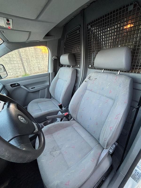 Second-hand VW Caddy 105 CP (77 kW) 2008 Alb Monovolum