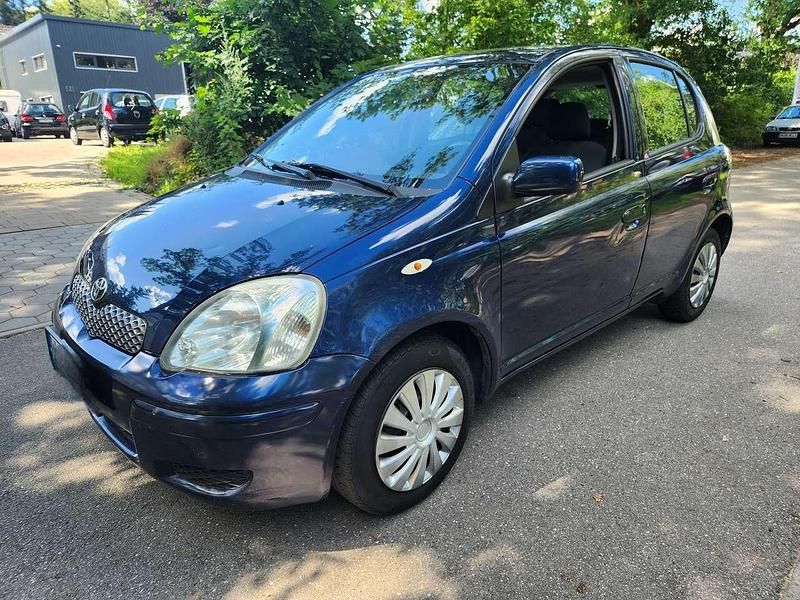 Blau Gebraucht 2003 Toyota Yaris Limousine | 1.650 € (Fairer Preis) - Bild 1/4