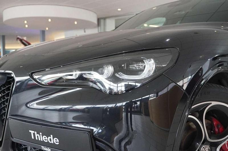 Gebraucht Alfa Romeo Stelvio Veloce 209 PS (153 kW) 2024 Vulcano schwarz SUV