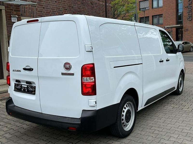 Gebraucht Fiat Scudo 144 PS (105 kW) 2023 Weiß Van