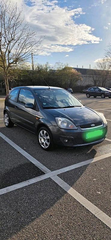 Gebraucht Ford Fiesta 80 PS (58 kW) 2006 Grau Kleinwagen
