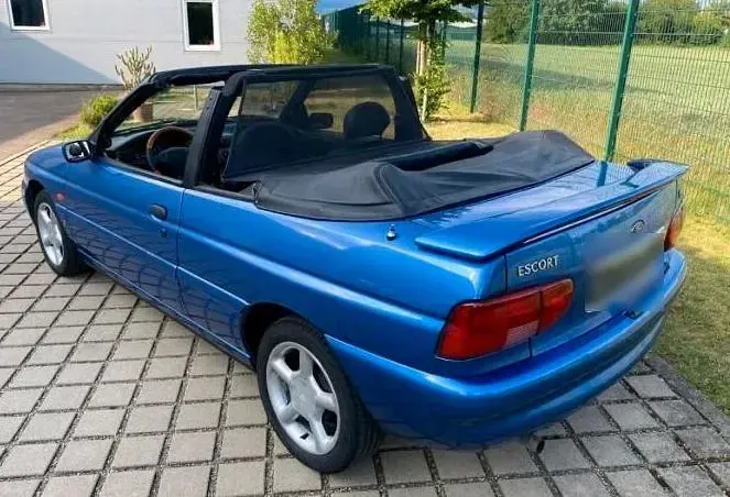 Gebraucht Ford Escort Cabriolet 118 PS (86 kW) 1996 Blau Cabrio