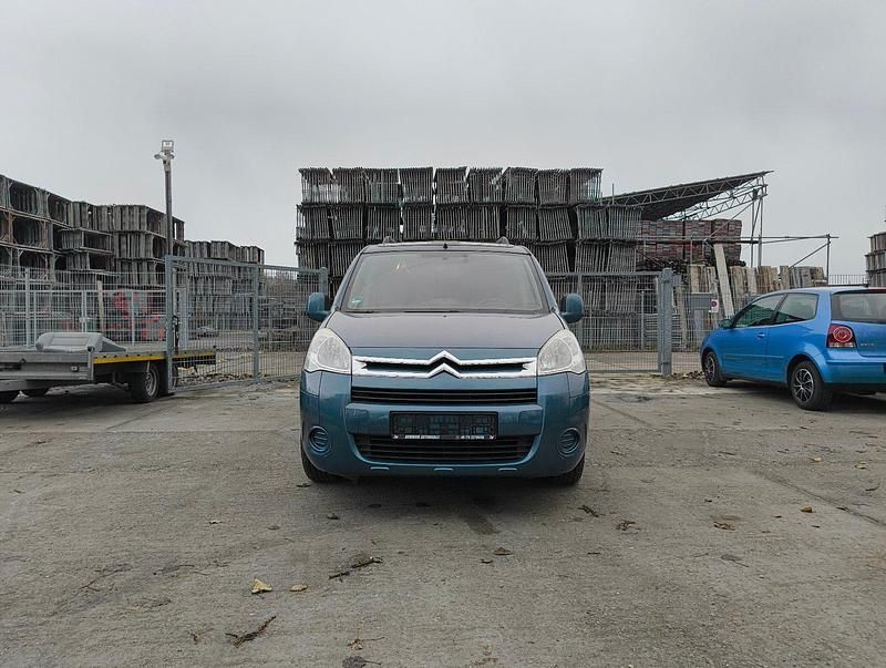 Blau Gebraucht 2010 Citroën Berlingo Van / Kleinbus | 3.999 € (Guter Preis) - Bild 1/4