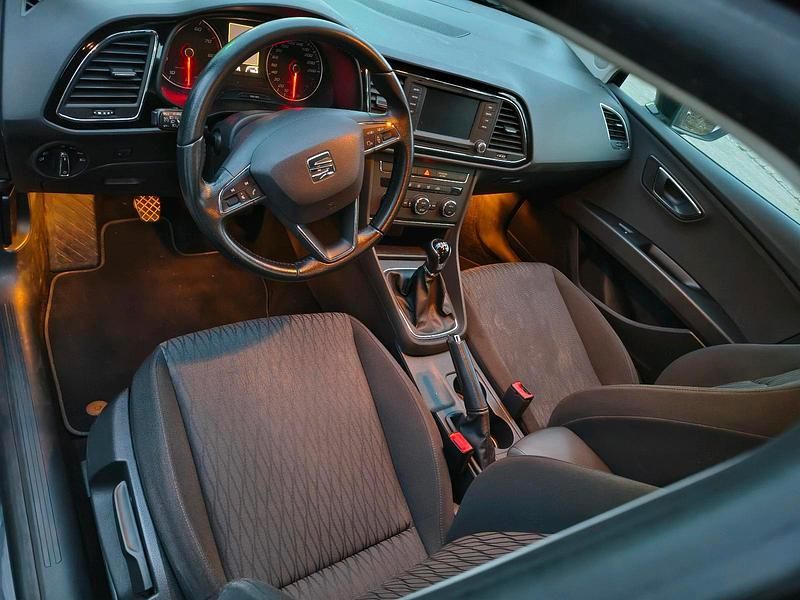 Schwarz Gebraucht 2015 Seat Leon ST Kombi | 7.999 € (Guter Preis) - Bild 1/4