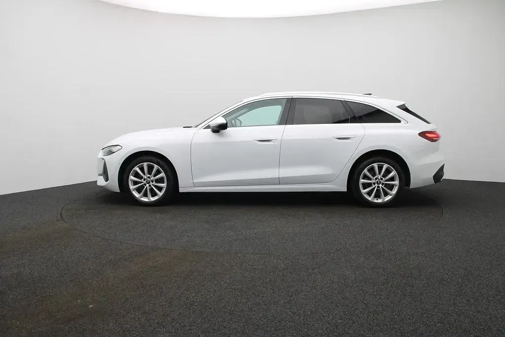Gebraucht Audi A5 Sport 204 PS (150 kW) 2025 Gletscherweiß metallic Kombi