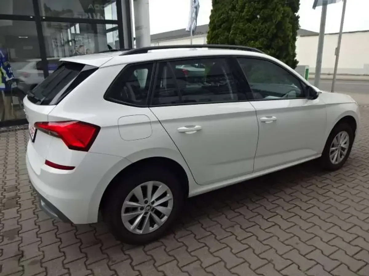 Gebraucht Skoda Kamiq Selection 95 PS (69 kW) 2023 Candyweiss SUV