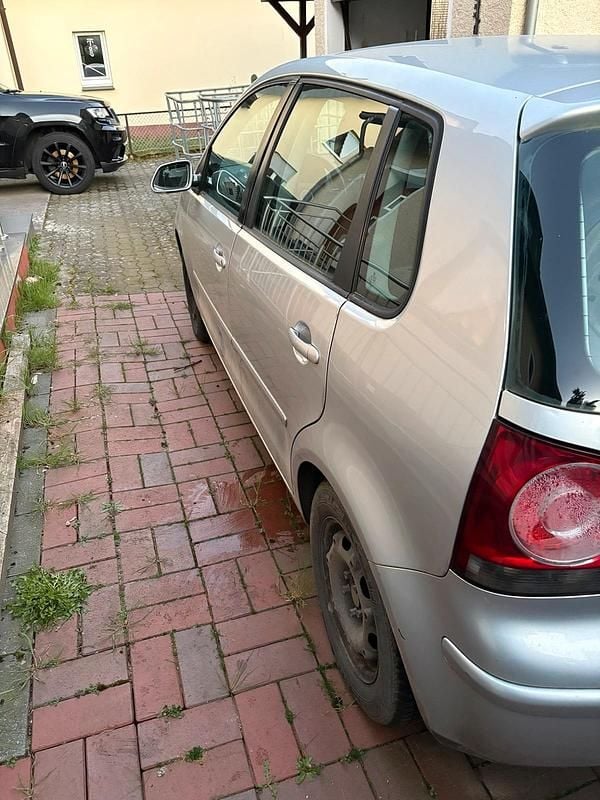 Używany VW Polo 63 KM (46 kW) 2005 Szary Hatchback