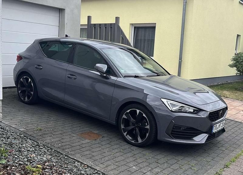 Grau Gebraucht 2023 Cupra Leon Kleinwagen | 32.500 € (Teuer) - Bild 1/4