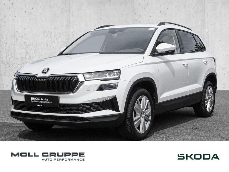 Moonweiß perleffekt Gebraucht 2024 Skoda Karoq Selection SUV | 31.990 € (Guter Preis) - Bild 1/4
