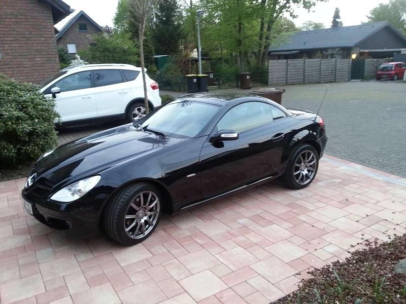 Schwarz Gebraucht 2007 Mercedes SLK200 Edition 1 Cabrio | 14.200 € (Teuer) - Bild 1/4