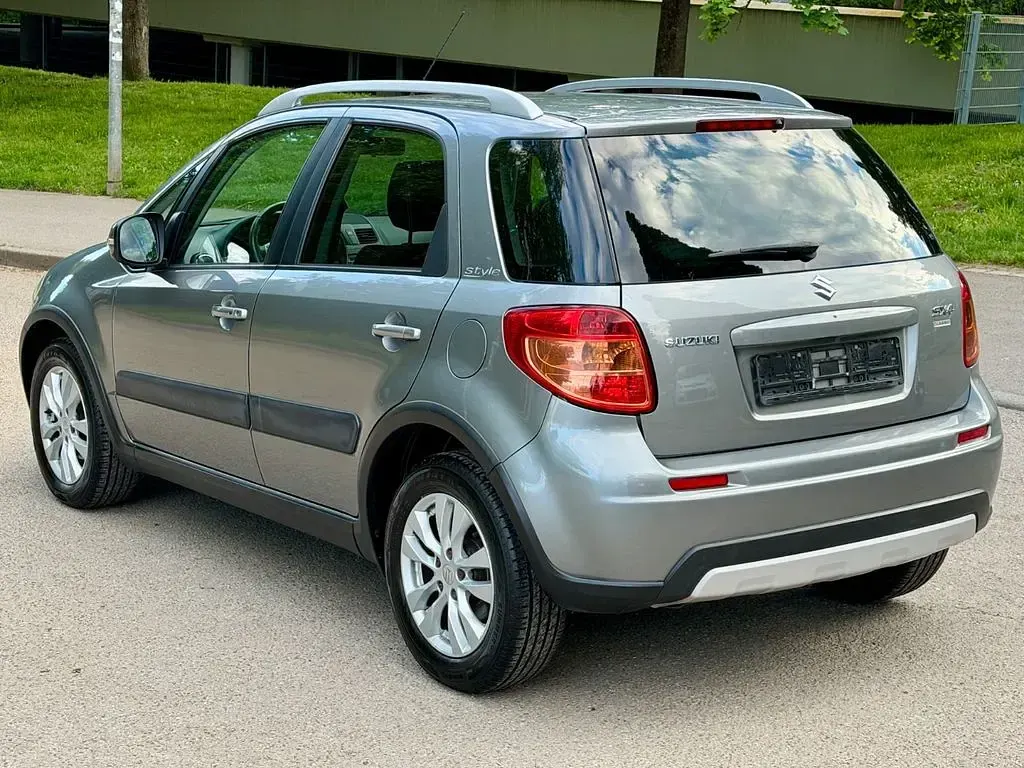 Gebraucht Suzuki SX4 Style 120 PS (88 kW) 2014 Grau SUV