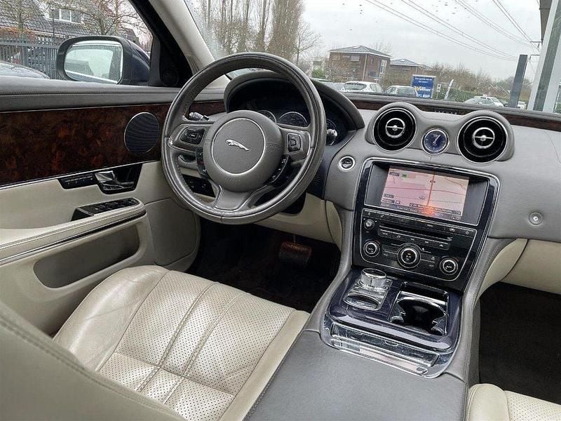 Gebraucht Jaguar XJ Premium Luxury 275 PS (202 kW) 2011 Blau Limousine