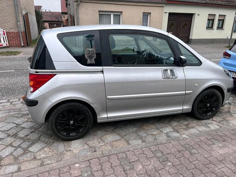 Gebraucht Peugeot 1007 74 PS (54 kW) 2006 Van / Kleinbus