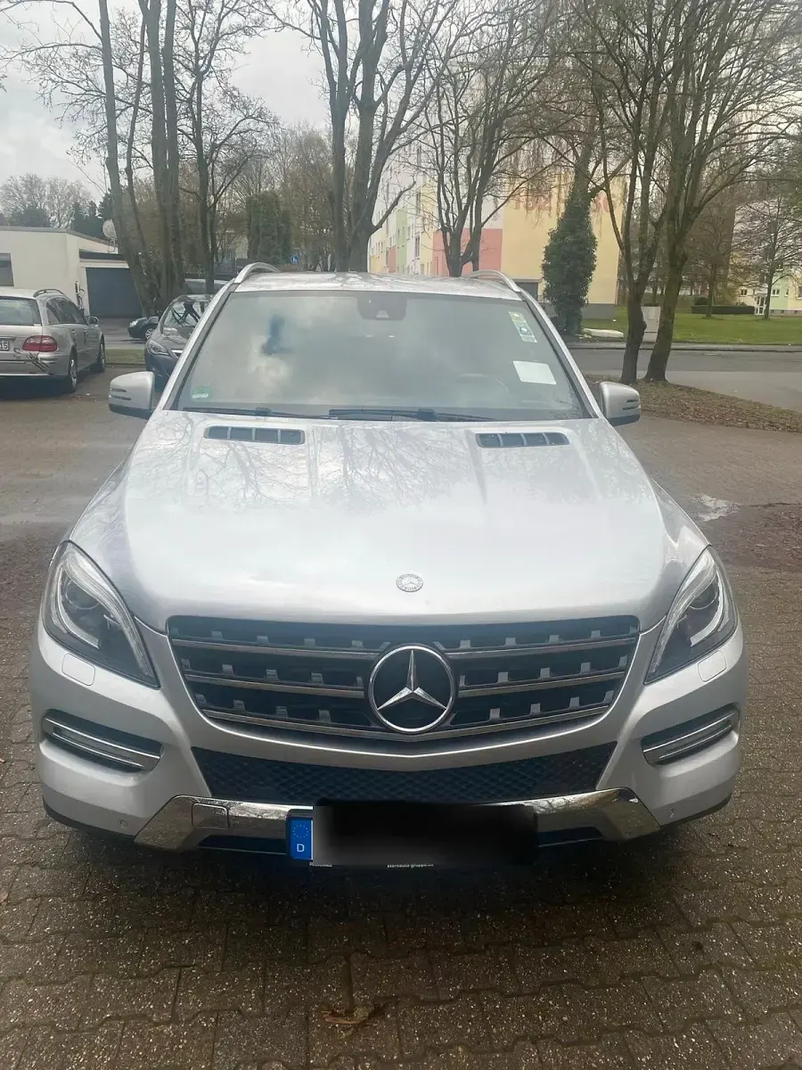 Gebraucht Mercedes ML350 258 PS (189 kW) 2012 Grau SUV