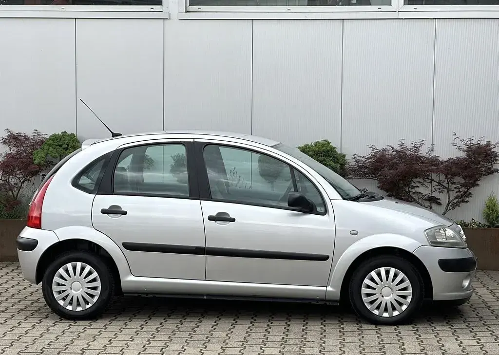 Gebraucht Citroën C3 73 PS (53 kW) 2003 Silber Limousine