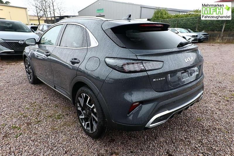 Neu Kia XCeed 150 PS (110 kW) 2026 Pentametal metallic SUV