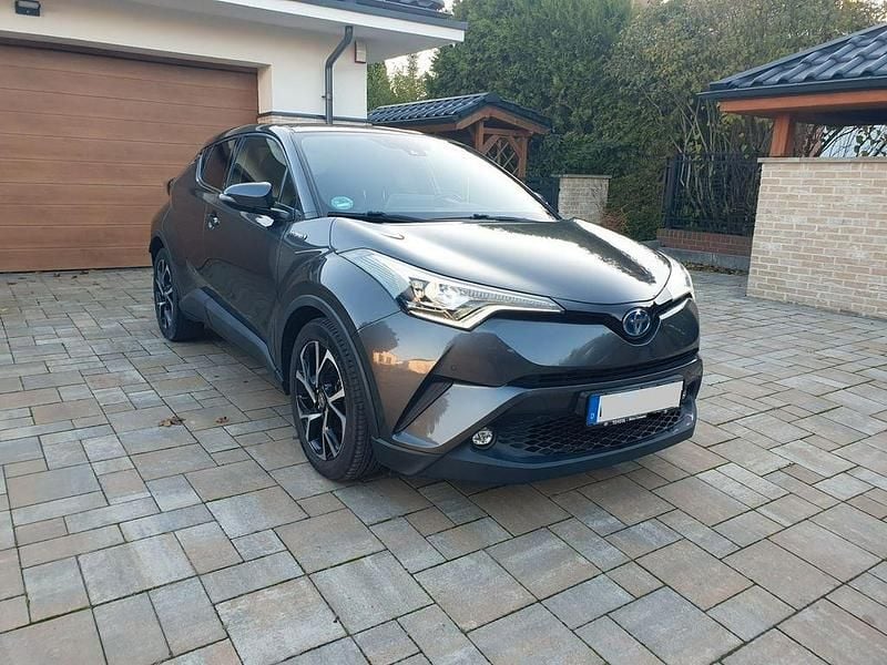 Grau Gebraucht 2018 Toyota C-HR Team SUV | 16.900 € (Guter Preis) - Bild 1/4