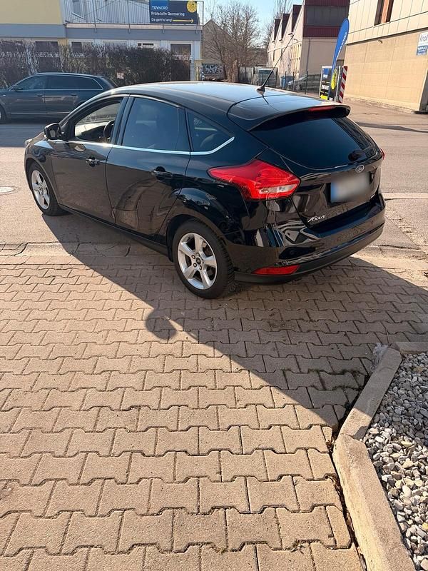 Gebraucht Ford Focus 125 PS (91 kW) 2016 Schwarz Limousine