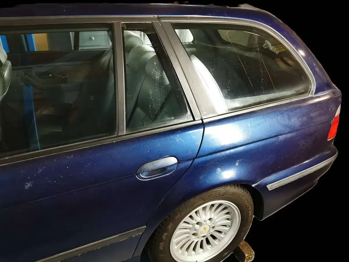 Używany BMW 523 170 KM (125 kW) 1999 Niebieski Kombi