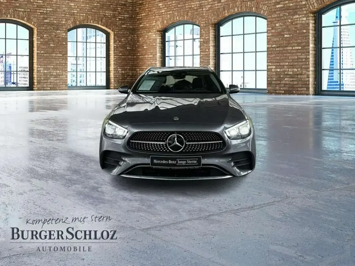 Gebraucht Mercedes E300 AMG 258 PS (189 kW) 2021 Metalliclack selenitgrau Limousine
