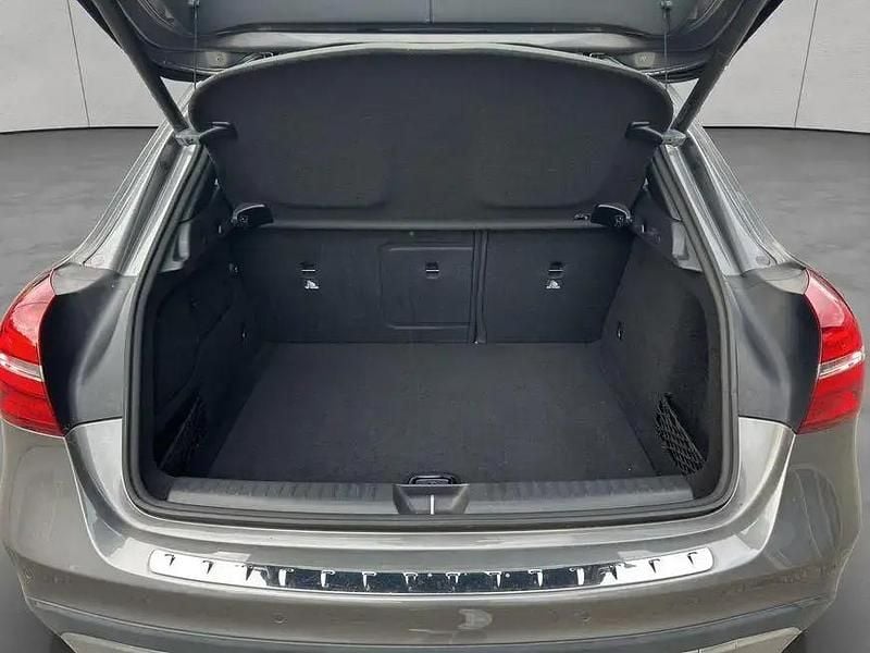 Gebraucht Mercedes GLA250 Urban 211 PS (155 kW) 2017 Grau SUV