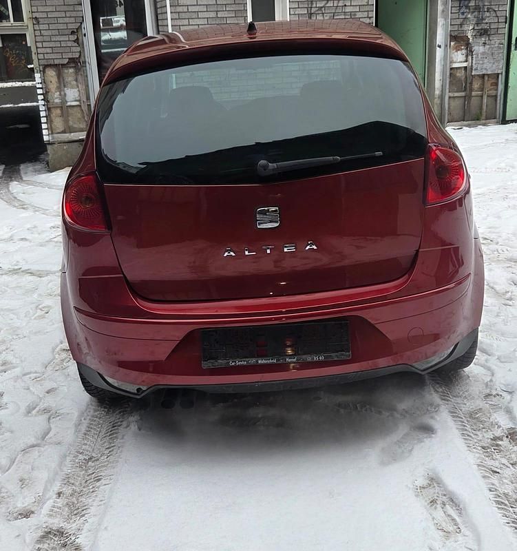 Gebraucht Seat Altea 125 PS (91 kW) 2009 Rot Van / Kleinbus