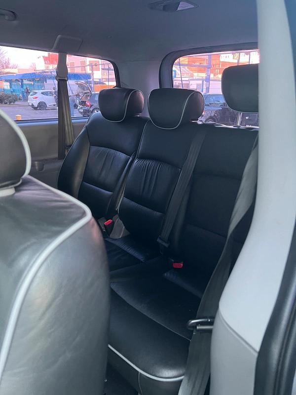 Gebraucht Hyundai H-1 170 PS (125 kW) 2013 Grau Van / Kleinbus