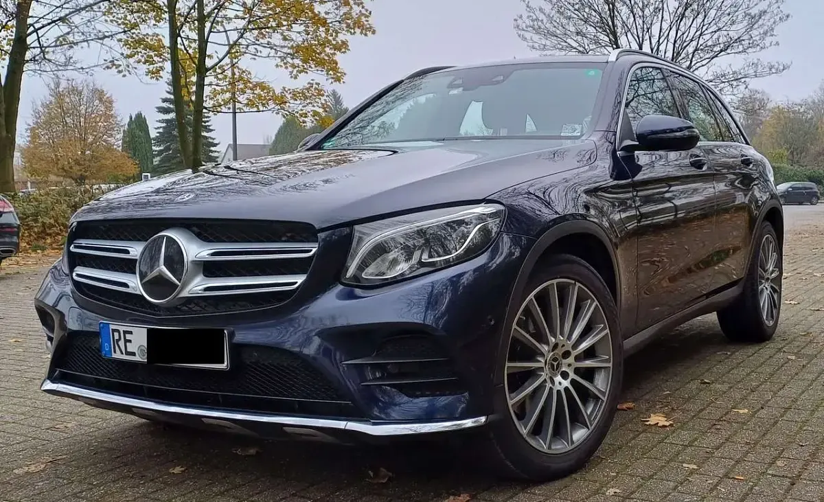 Gebraucht Mercedes GLC350 AMG line 258 PS (189 kW) 2017 Blau SUV