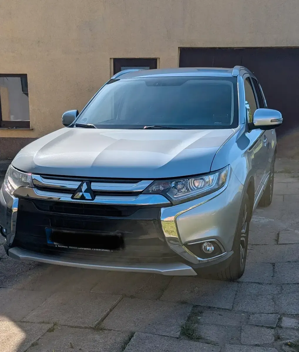 Gebraucht Mitsubishi Outlander 150 PS (110 kW) 2016 Silber SUV