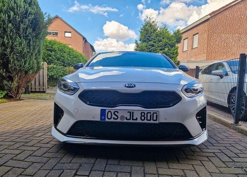 Gebraucht Kia ProCeed 204 PS (150 kW) 2019 Weiß Limousine