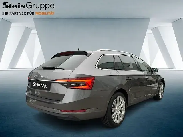 Gebraucht Skoda Superb Style 218 PS (160 kW) 2023 Grau Kombi