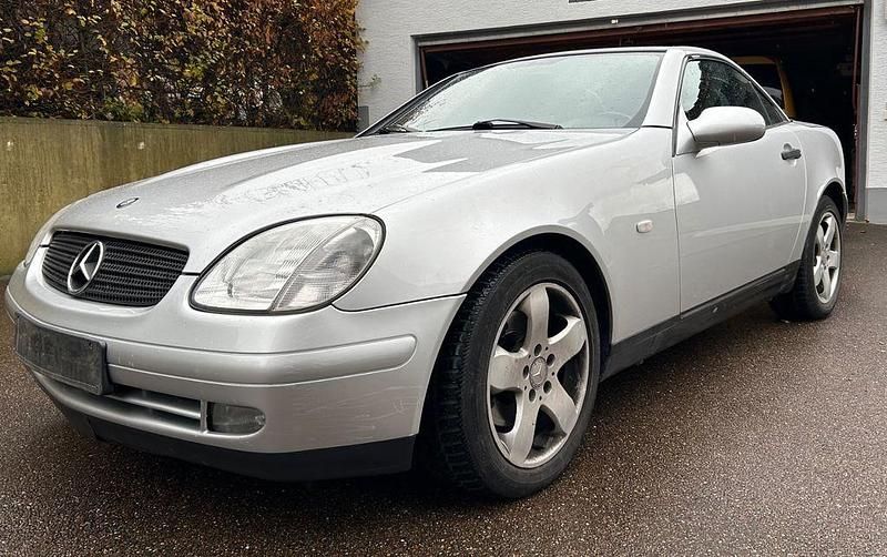Gebraucht Mercedes SLK230 193 PS (141 kW) 1997 Silber Cabrio