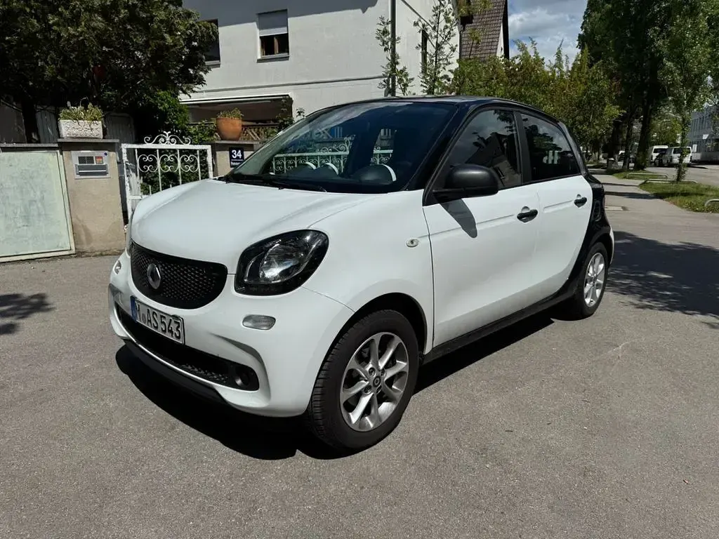 Gebraucht Smart ForFour 71 PS (52 kW) 2019 Weiß Kleinwagen