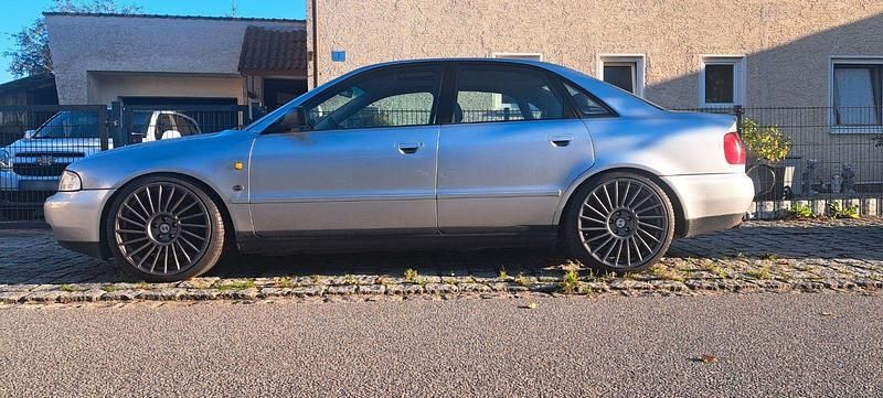 Usata Audi A4 Performance 193 CV (141 kW) 1997 Argento Berlina