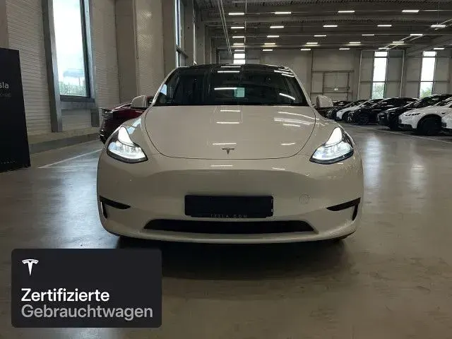Gebraucht Tesla Model Y RWD 203 kW (277 PS) 2023 Pearl white multicoat SUV
