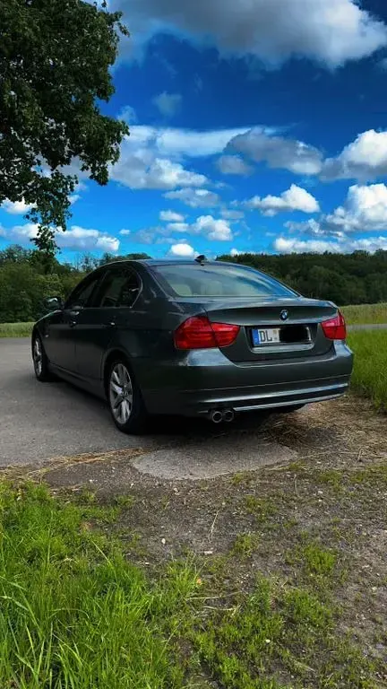 Gebraucht BMW 330 245 PS (180 kW) 2009 Grün Limousine
